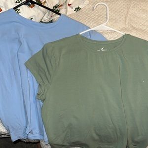 hollister must have baby tee. never worn.